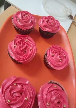 A picture of Chocolate fudge cup cakes.