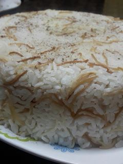 صورة لوصفة رز ابيض بالشعيريه
