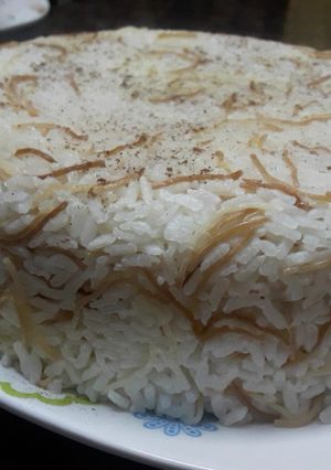 صورة لوصفة رز ابيض بالشعيريه