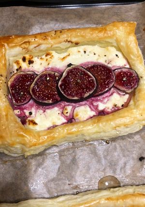 A picture of Fig and feta puffs.