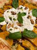 Galette de calabaza, pesto y burrata