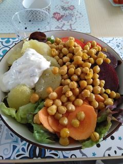 Une photo de Salade de pois chiche rôti