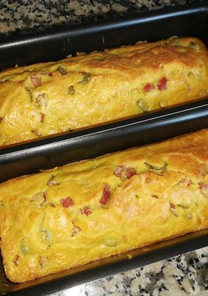 Une photo de Cake aux olives et jambon