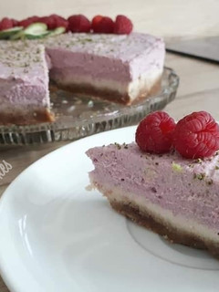 Málnás-citromos nyers torta recept fotója