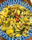 Trời mưa bạn ăn gì ? ẾCH OM CHUỐI TIÊU XANH 🐸🍌