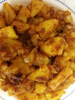 عکسی از دستور دو پیازه آلو