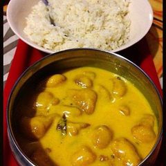 A picture of Kadi chawal.