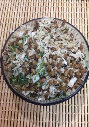 A picture of Kulthi/kollu/horse gram sundal.