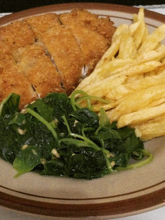 Foto resep Chicken Katsu with French Fries and Spinach Salad