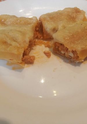 Una foto de Canelones de atún con salsa bechamel