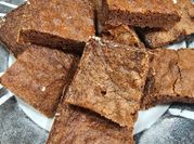 Una foto de brownies fáciles con manteca