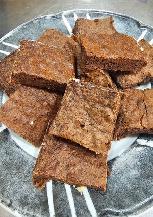 Una foto de Brownie super facil y económico