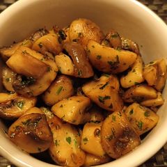 A picture of Funghi trifolati sautèed mushrooms.
