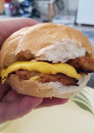 A picture of Spiced chicken melt.