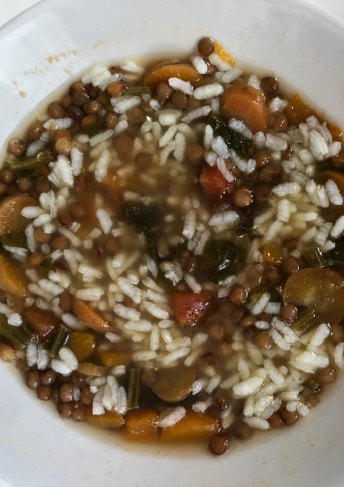 Una foto de Lentejas con arroz