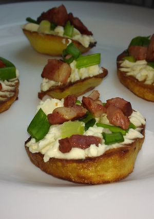 Фото Яркая закуска из картошки.