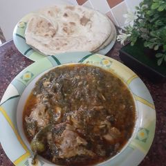 A picture of Murgh Palak.