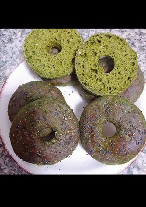 Una foto de Bagels 🥯 de espinacas 🥬 sin gluten
