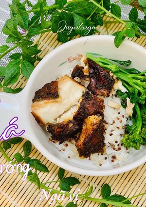 Hình của món Cá nướng ngũ vị.
