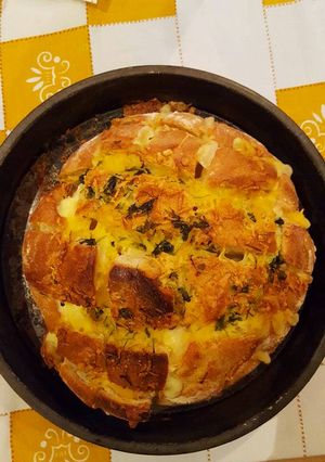 Una foto de Pan relleno de quesos