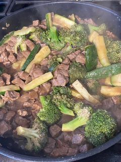 Una foto de Carne con brócoli