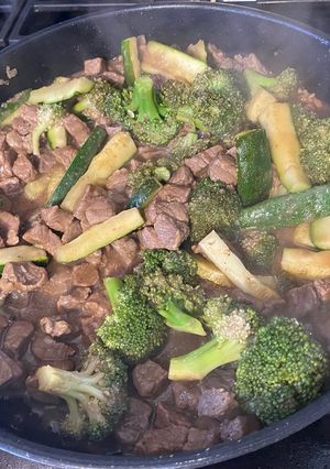 Una foto de Carne con brócoli