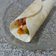 Fajitas de pollo con pimientos y queso