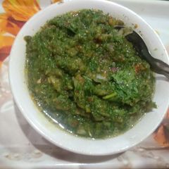 A picture of Mint and coriander chutney.