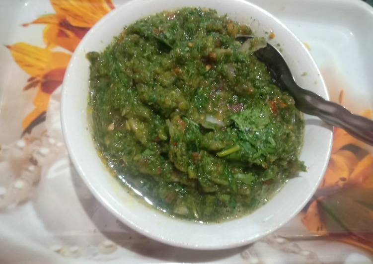 Mint and coriander chutney