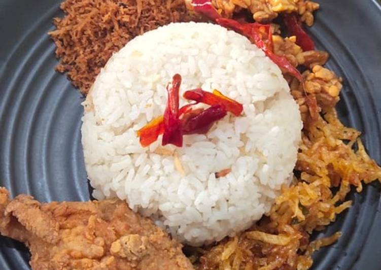 Langkah Mudah untuk memasak Nasi Liwet or Nasi Uduk (Ibu bilang nasi liwet…anak2 bilang nasi uduk…😄😄😄), Enak Banget
