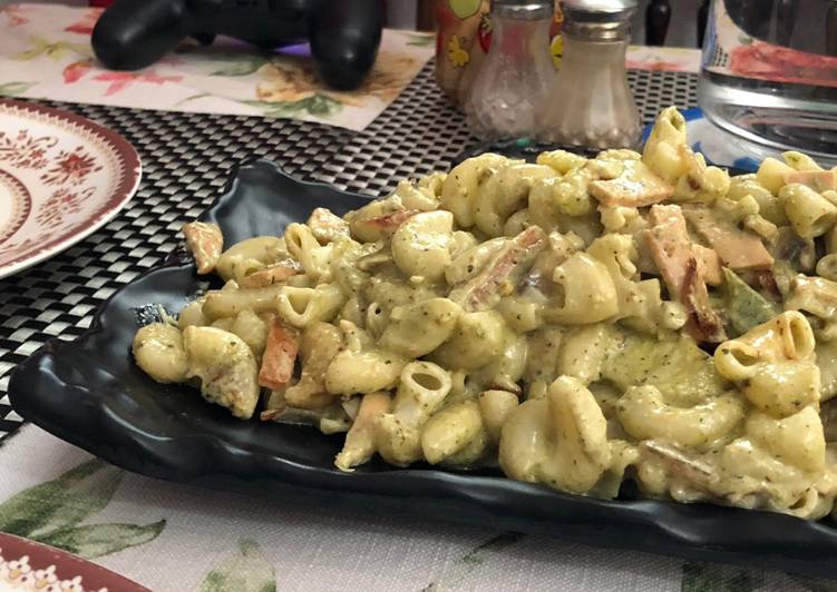 How to Prepare Super Quick Homemade Chicken pesto pasta