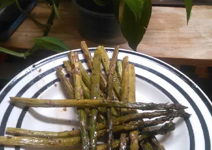 Brad's lemon herb asparagus