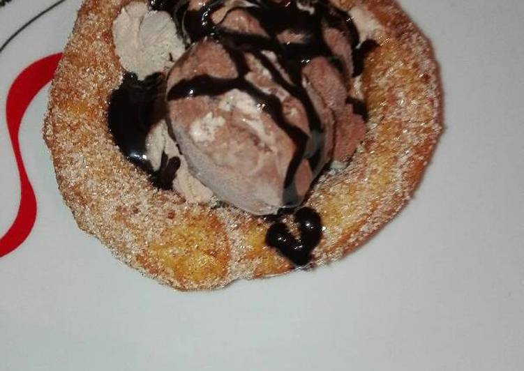Cesta de churro con helado de chocolate