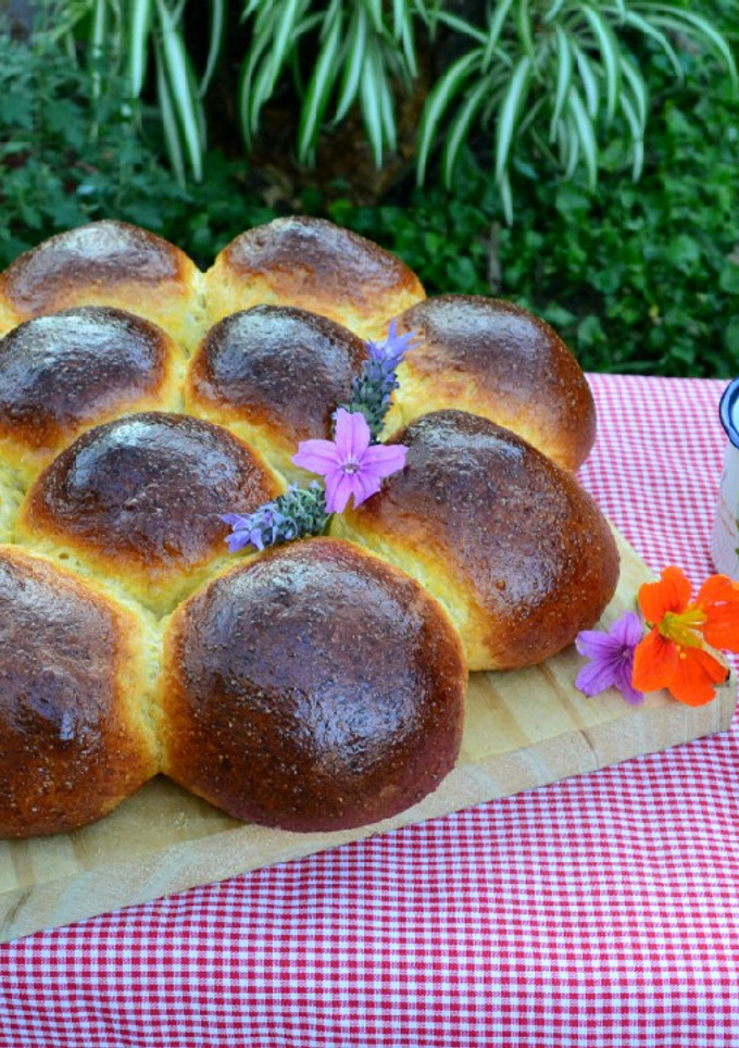 Una foto de Pancitos con harina de maíz rellenos con dulce de membrillo💜