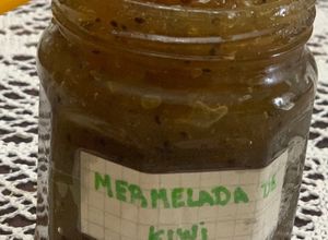 Una foto de Mermelada de kiwi 🥝