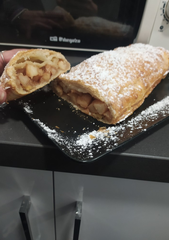 Una foto de Strudel de manzana