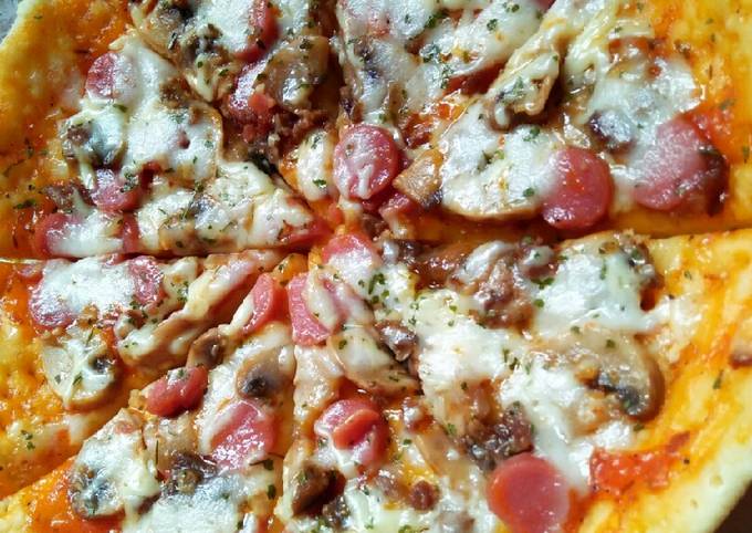 Resep 🍕Pizza Teflon (Italian Thin Crust) Oleh Kevin Yunidha - Cookpad