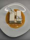 Panna cotta de coco con coulis de maracuyá 🍮