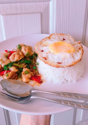 รูปของ กะเพราไก่ไข่ดาว