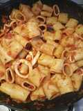 Mezzi paccheri con calamari al cartoccio