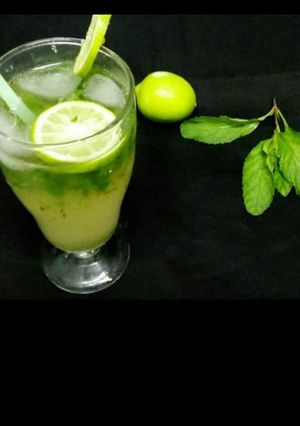 লেবু পুদিনার শরবত(lebu pudinar sharbat recipe in Bengali) রেসিপির প্রধান ছবি