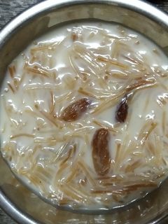 সেমাই এর পায়েস(semaiyer payesh recipe in Bengali) রেসিপির প্রধান ছবি