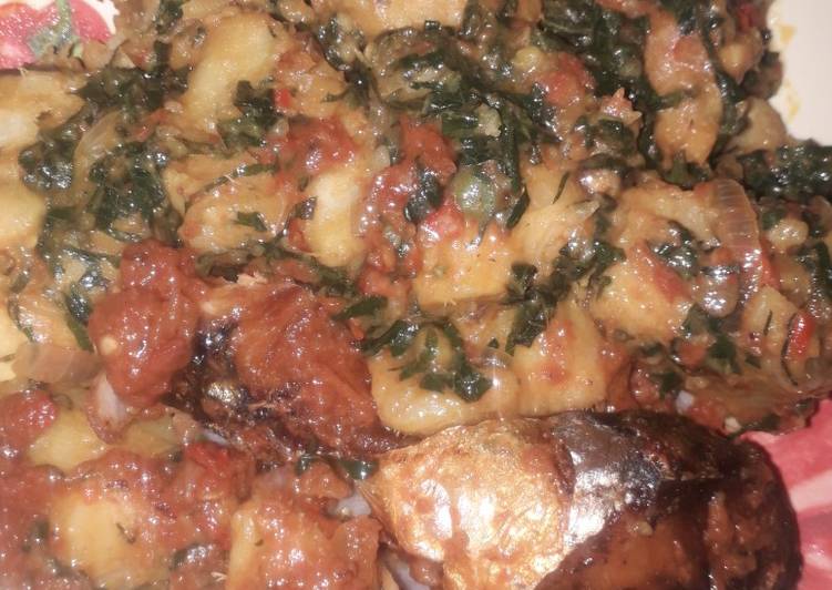 Simple Way to Prepare Homemade Yam porridge with fried fish