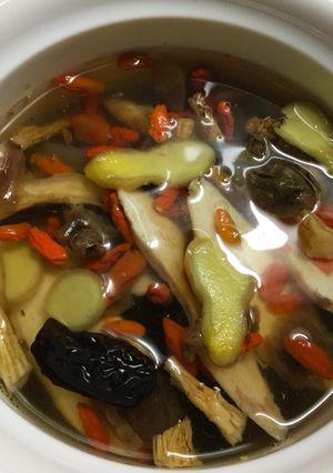 Hình của món Hải sâm tiềm thuốc bắc.