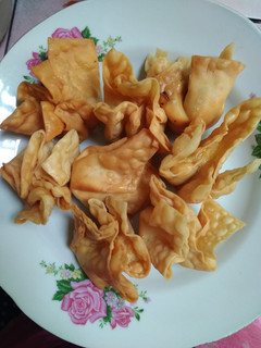 Foto resep Pangsit Goreng isi Tahu Wortel