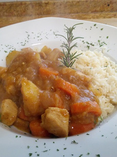 Una foto de Arroz con curry japonés