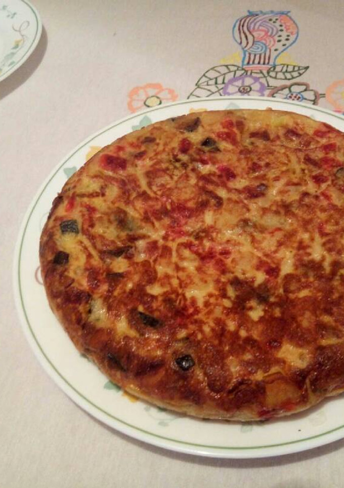 Una foto de Tortilla de patatas con verduras