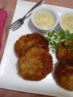 Una foto de Filetes rusos con puré de patata en Dijon