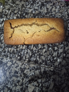 Una foto de Y se salvó 😂budín con frutas!!