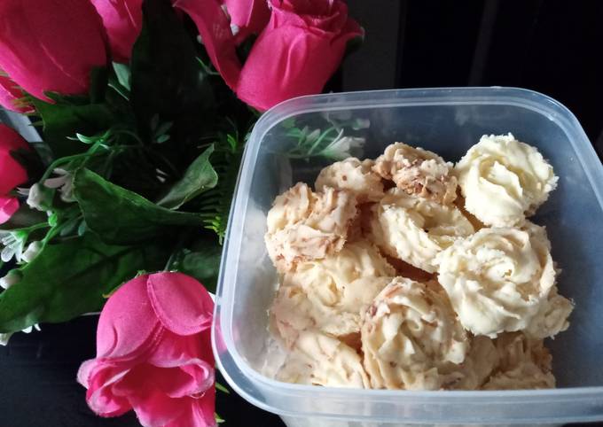 Bagaimana Membuat Kue Sagu Keju Anti Gagal